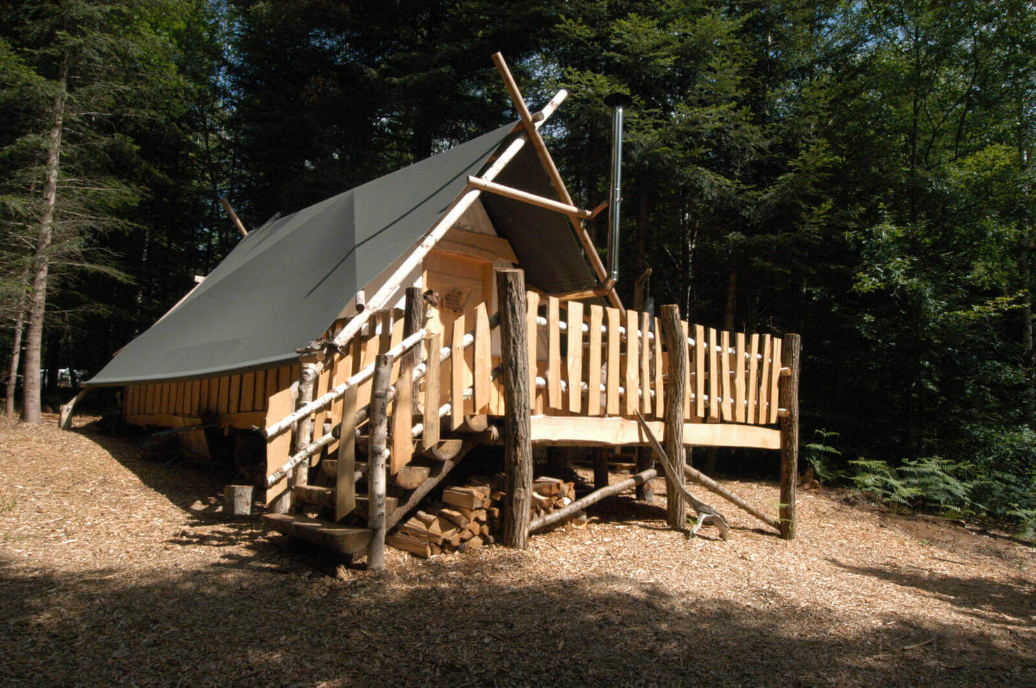 Tente du trappeur – Les cabanes du lac de Pierre-Percée